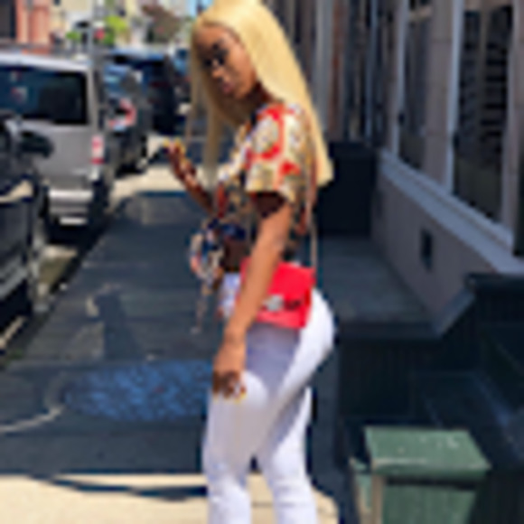 Meet your Posher, Saskia - Picture 1 of 1